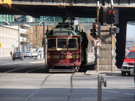 Tato tramvaj jezdí zdarma kolem centra ... tak jsme to využili:-) | Australia - Melbourne - 26.7.2010